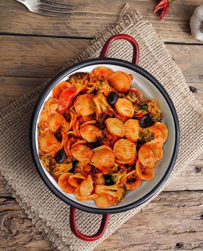 Ricetta di casa Agromonte: Orecchiette piccanti con broccoli e olive